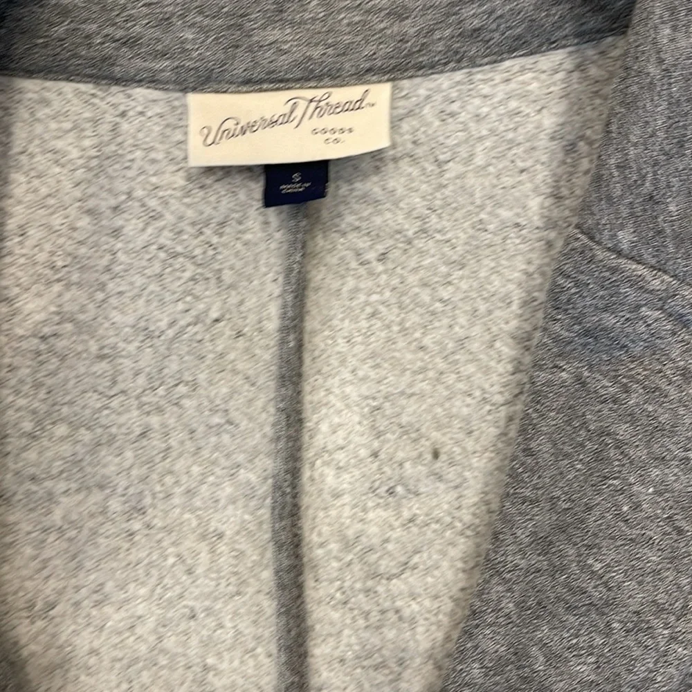 Women’s universal threads sweatshirt - Picture 3 of 3